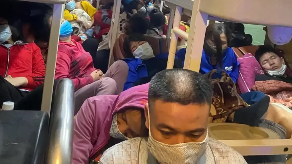 Hiểm họa từ xe giường nằm 'nhồi nhét'